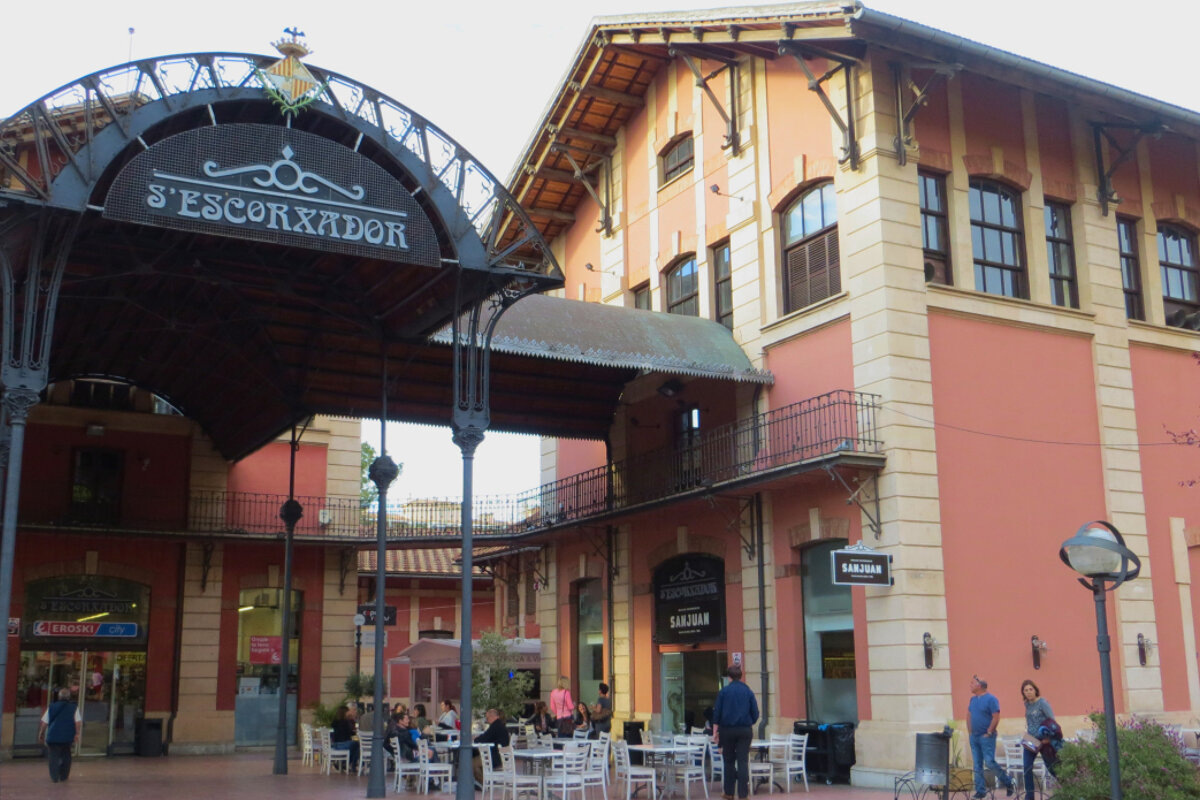 The exterior of Mercado Gastronomico San Juan in Palma